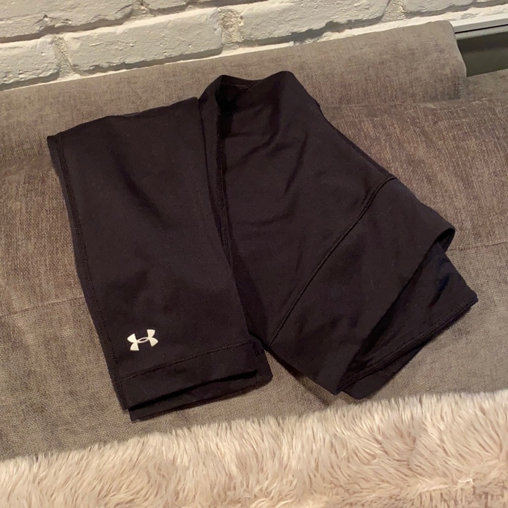 UNDER ARMOR Cropped below knee leggings